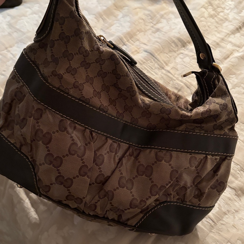 Authentic Gucci Shoulder Bag Purchased from poshmark and never carried.